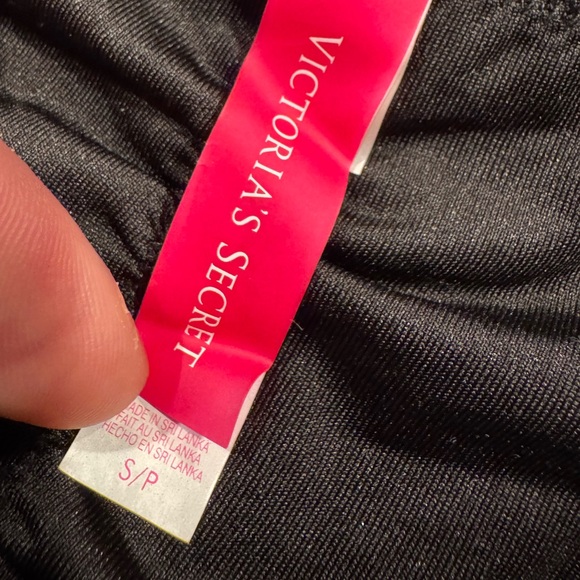 4/$15 Victoria's Secret Patterned Bikini with Scrunch/Ruched Bottom - Picture 5 of 5